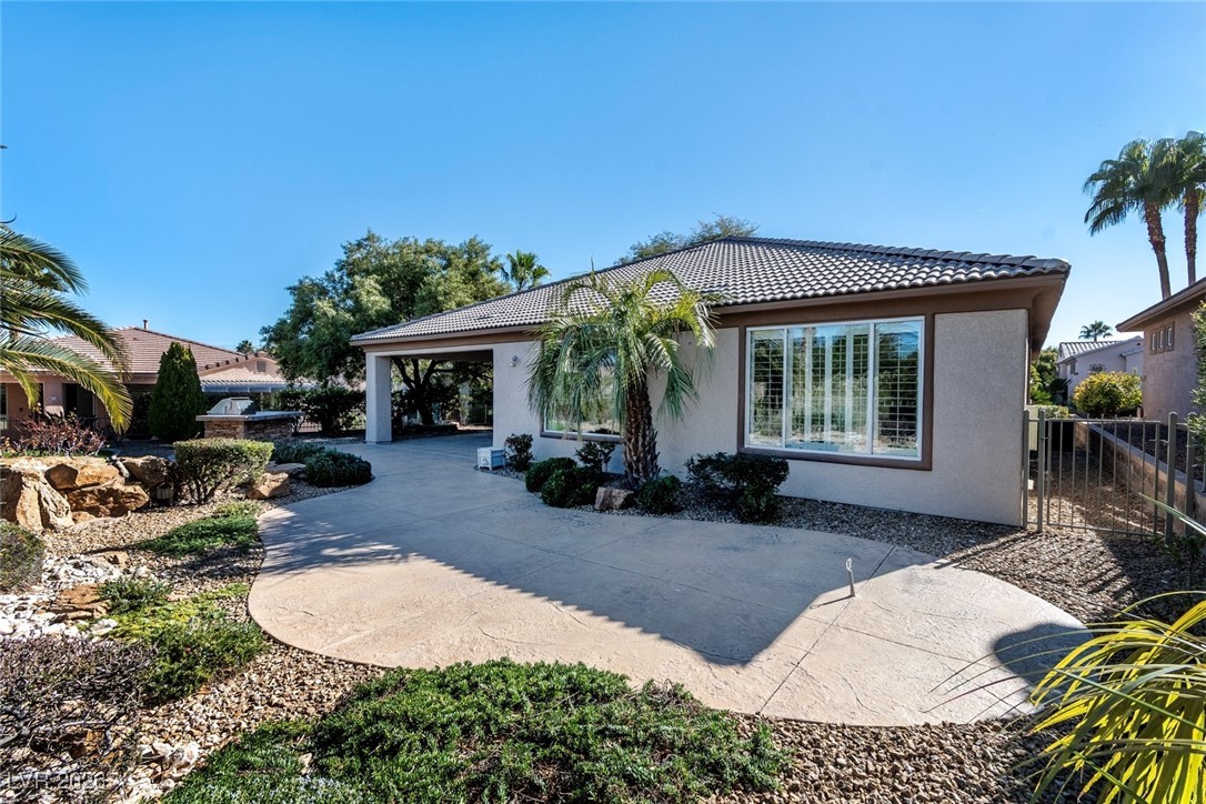 10356 Luna Magico Avenue