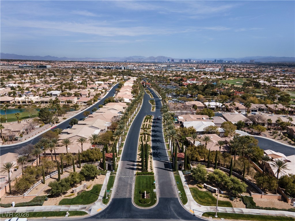 10356 Luna Magico Avenue