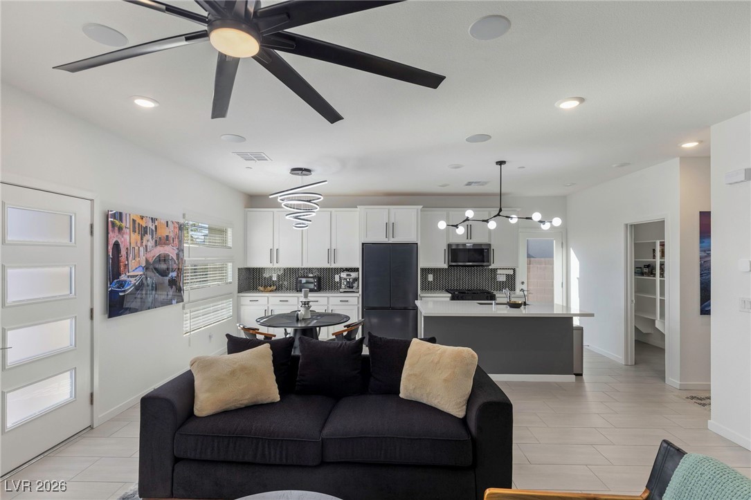 900 Carlton Terrace Lane