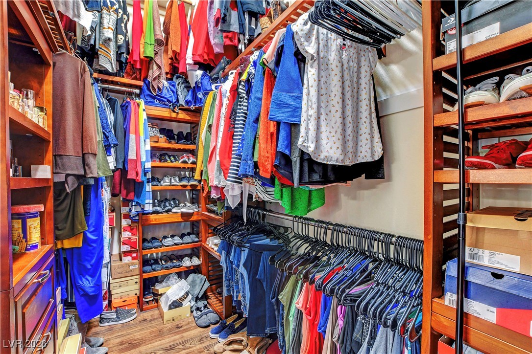 7651 Man O War Street