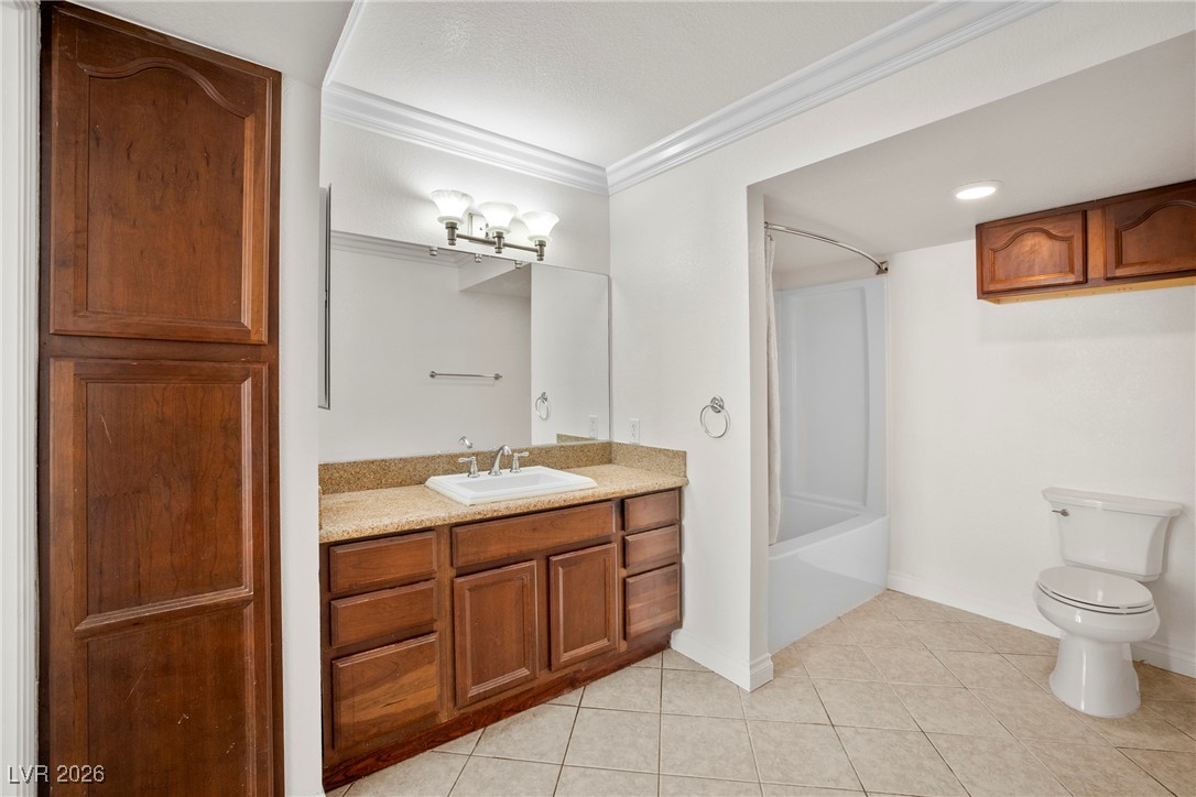 1150 North Buffalo Drive 2012