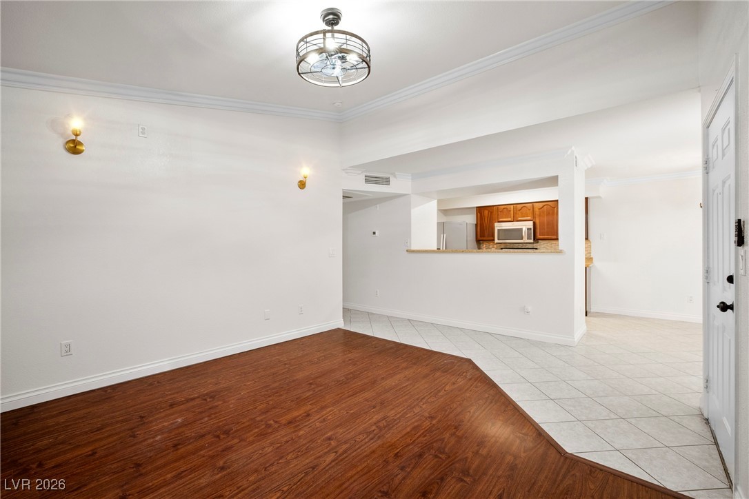 1150 North Buffalo Drive 2012