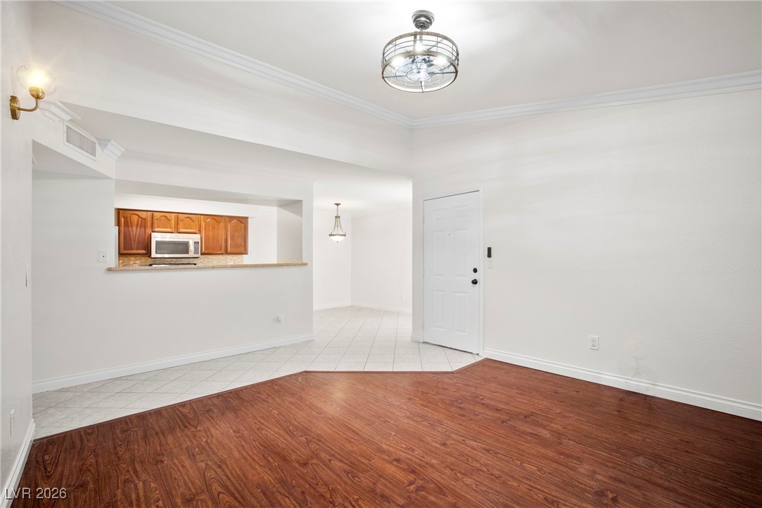 1150 North Buffalo Drive 2012