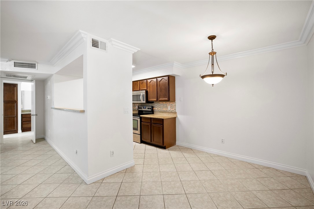 1150 North Buffalo Drive 2012