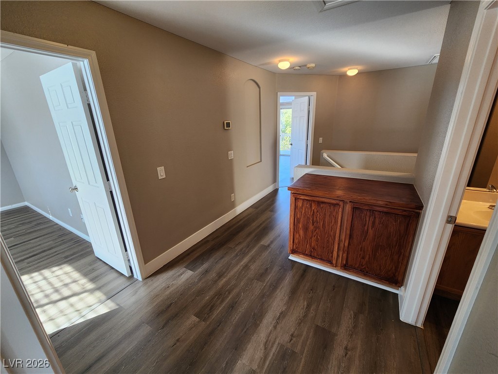 8456 Bandits Bluff Avenue