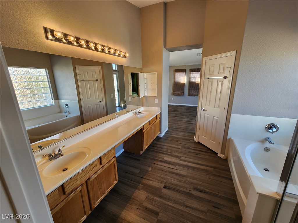 8456 Bandits Bluff Avenue