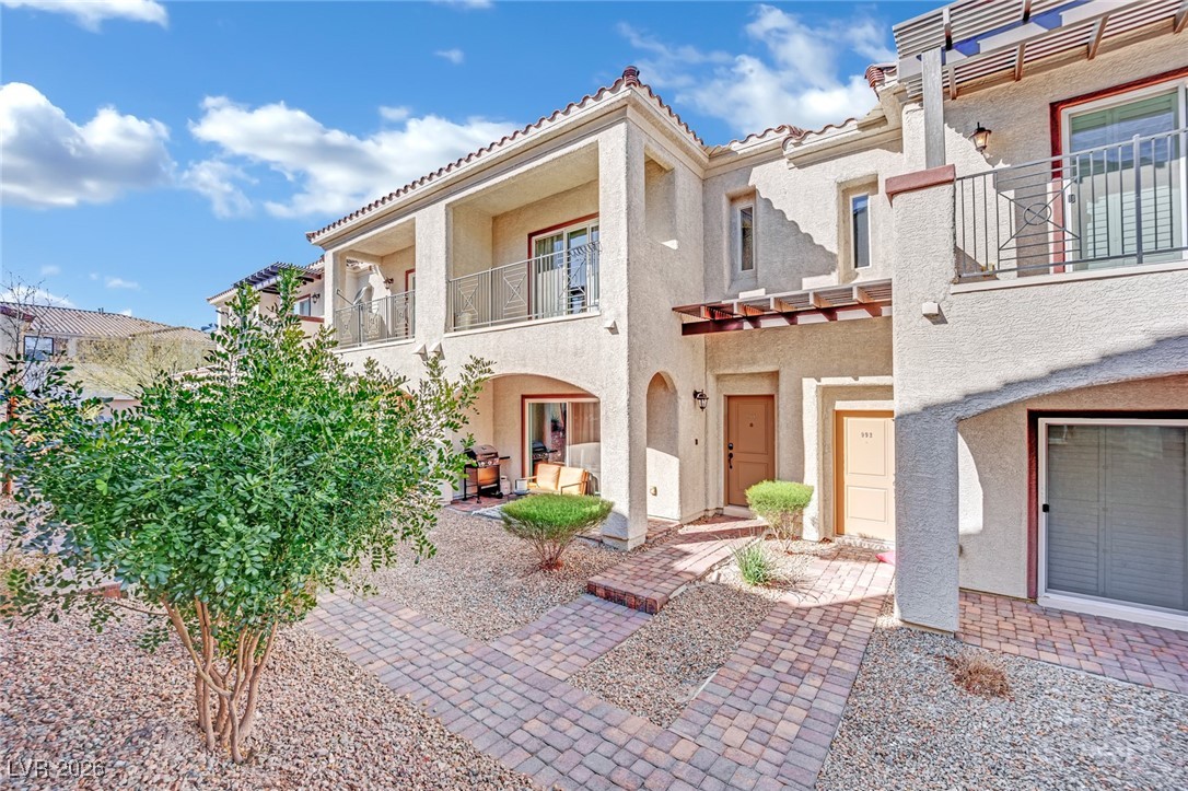 988 Via Panfilo Avenue