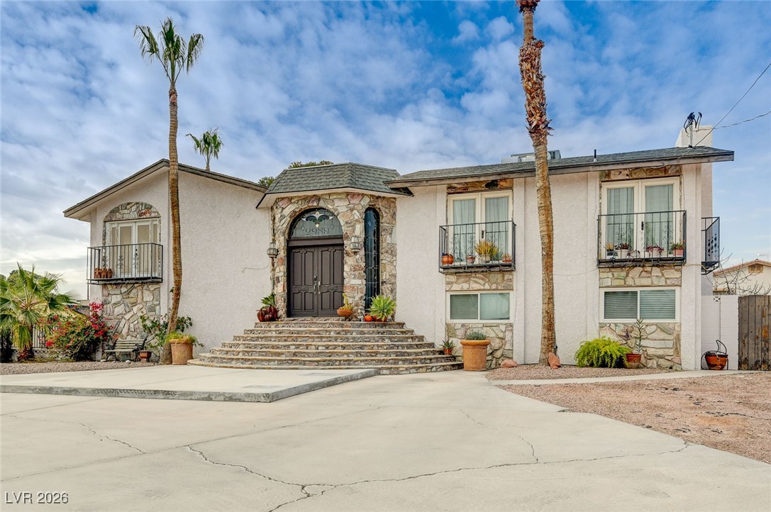 2989 Santa Margarita Street