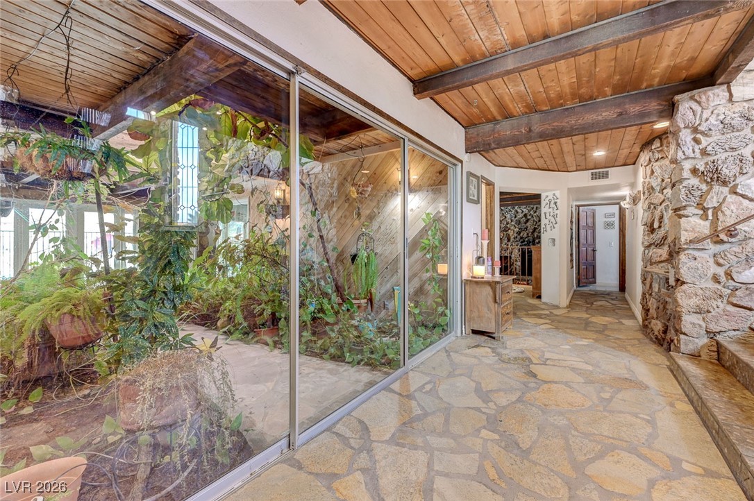 2989 Santa Margarita Street