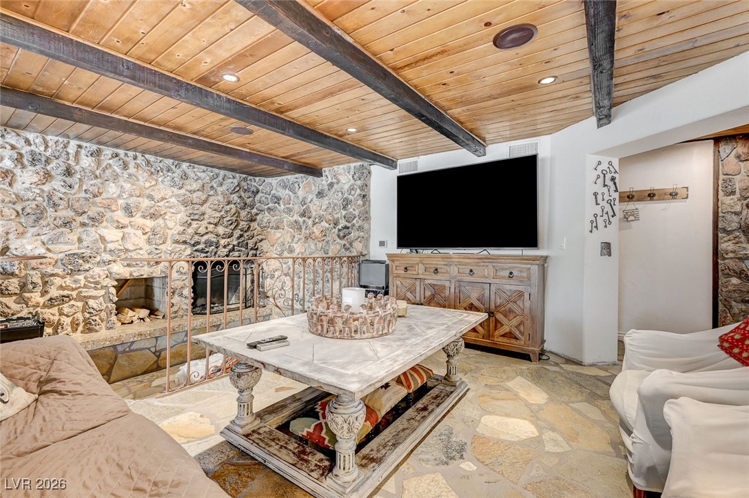 2989 Santa Margarita Street