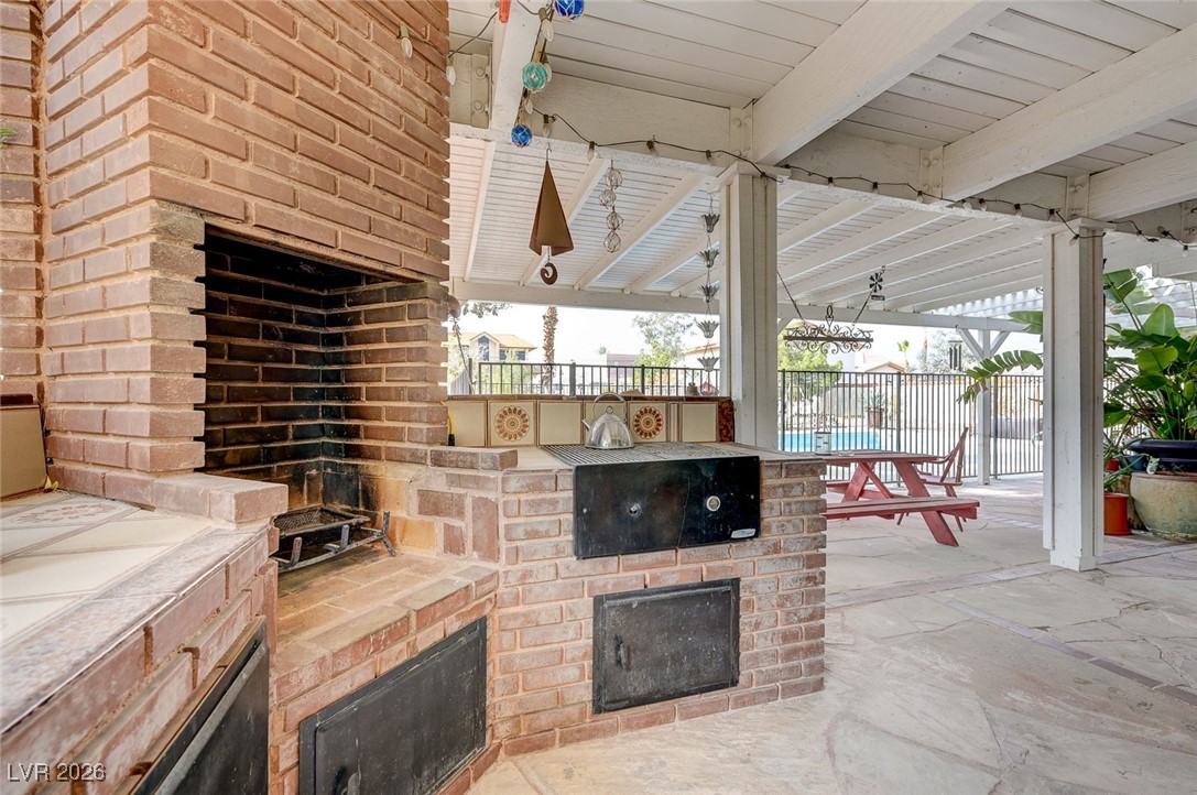 2989 Santa Margarita Street