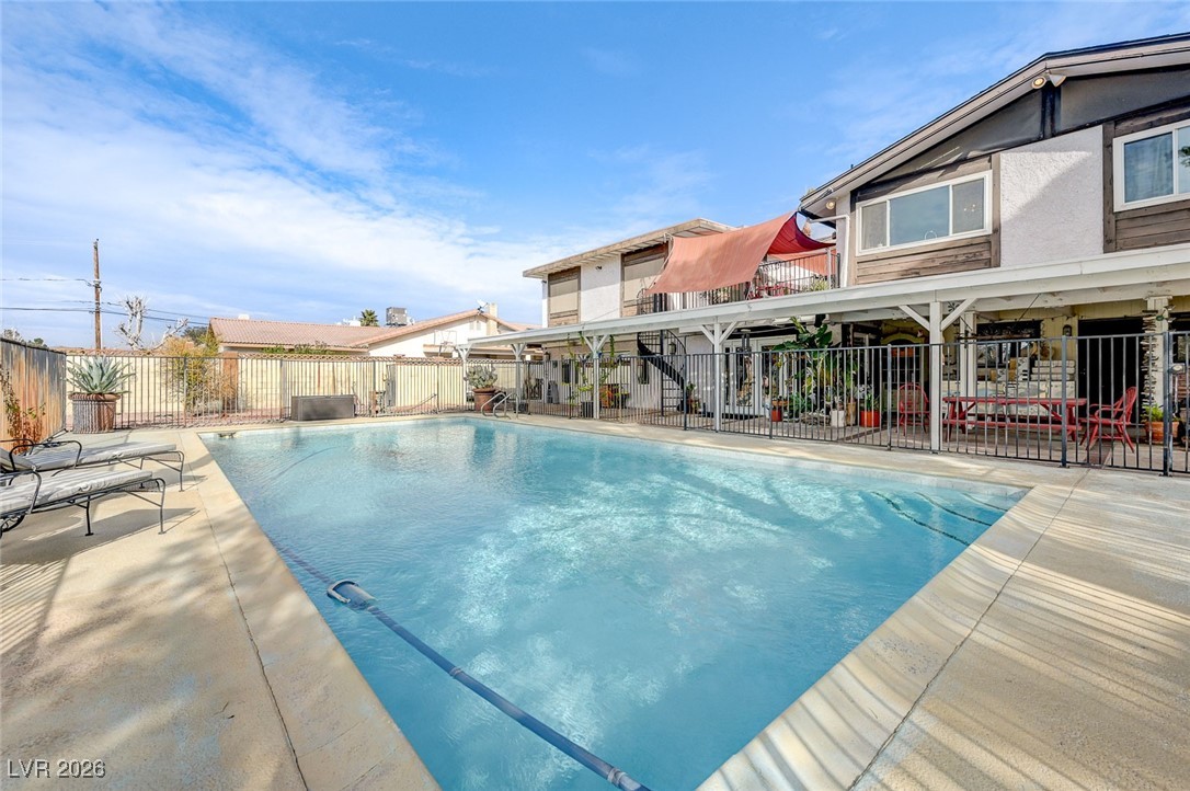 2989 Santa Margarita Street