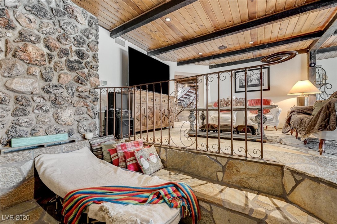 2989 Santa Margarita Street