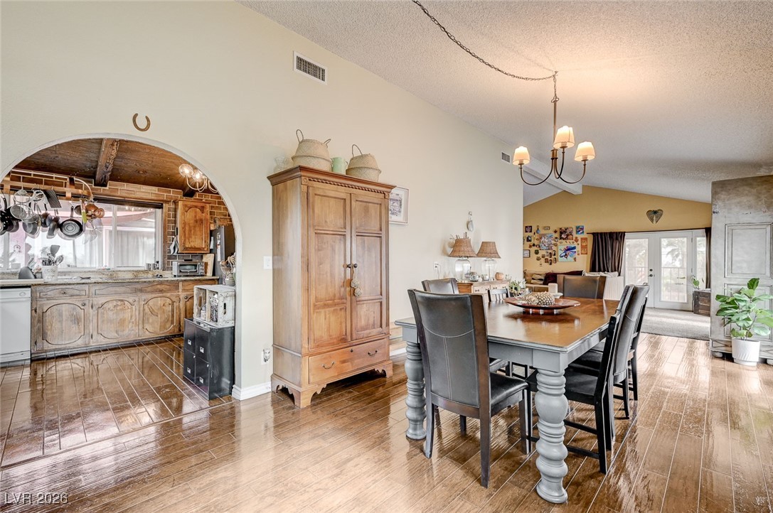 2989 Santa Margarita Street