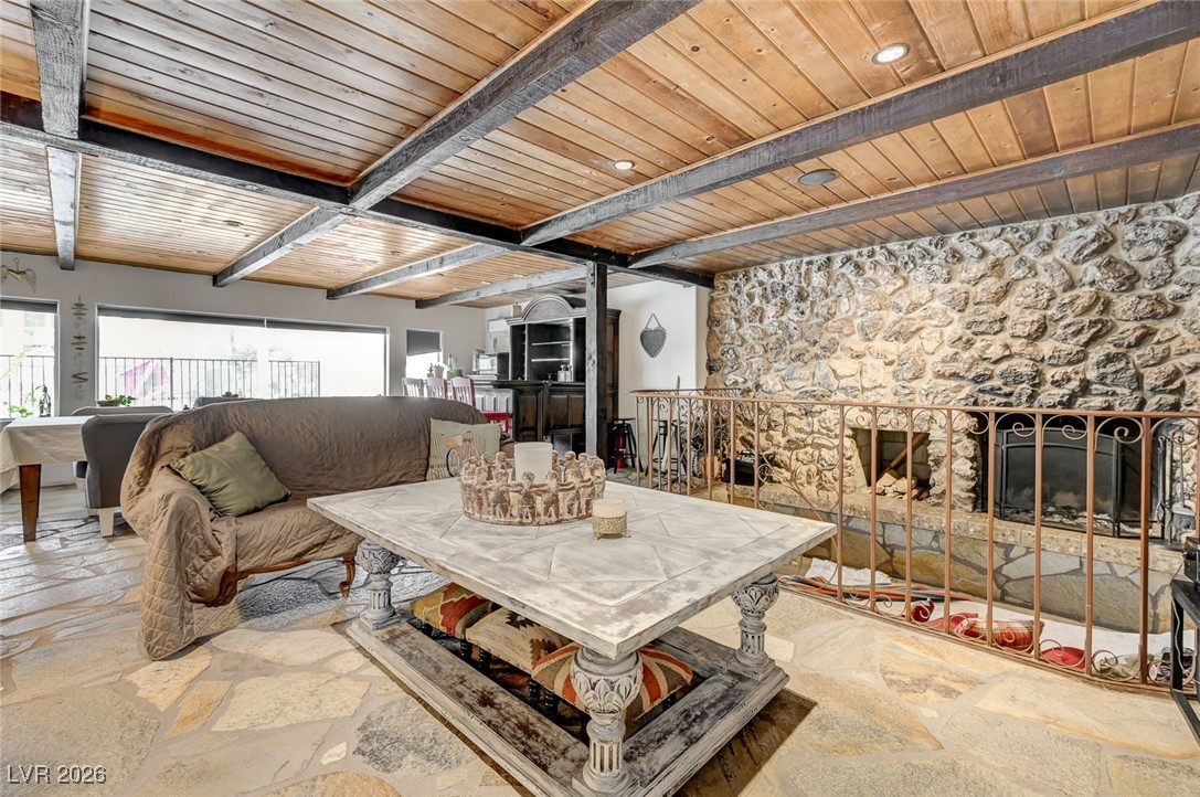 2989 Santa Margarita Street