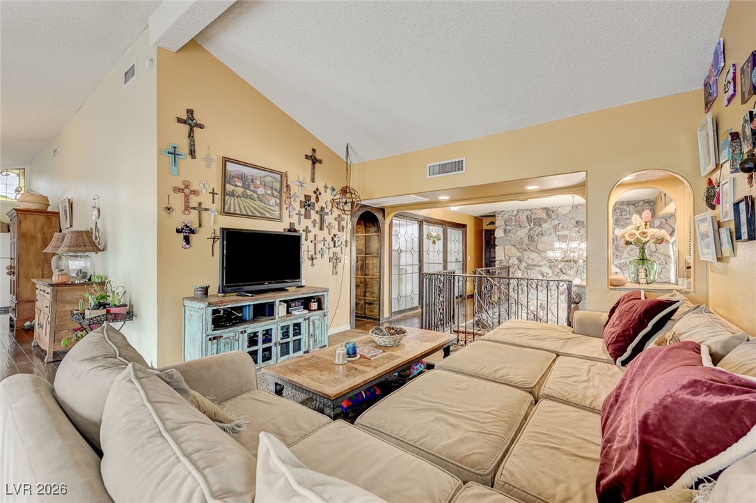 2989 Santa Margarita Street