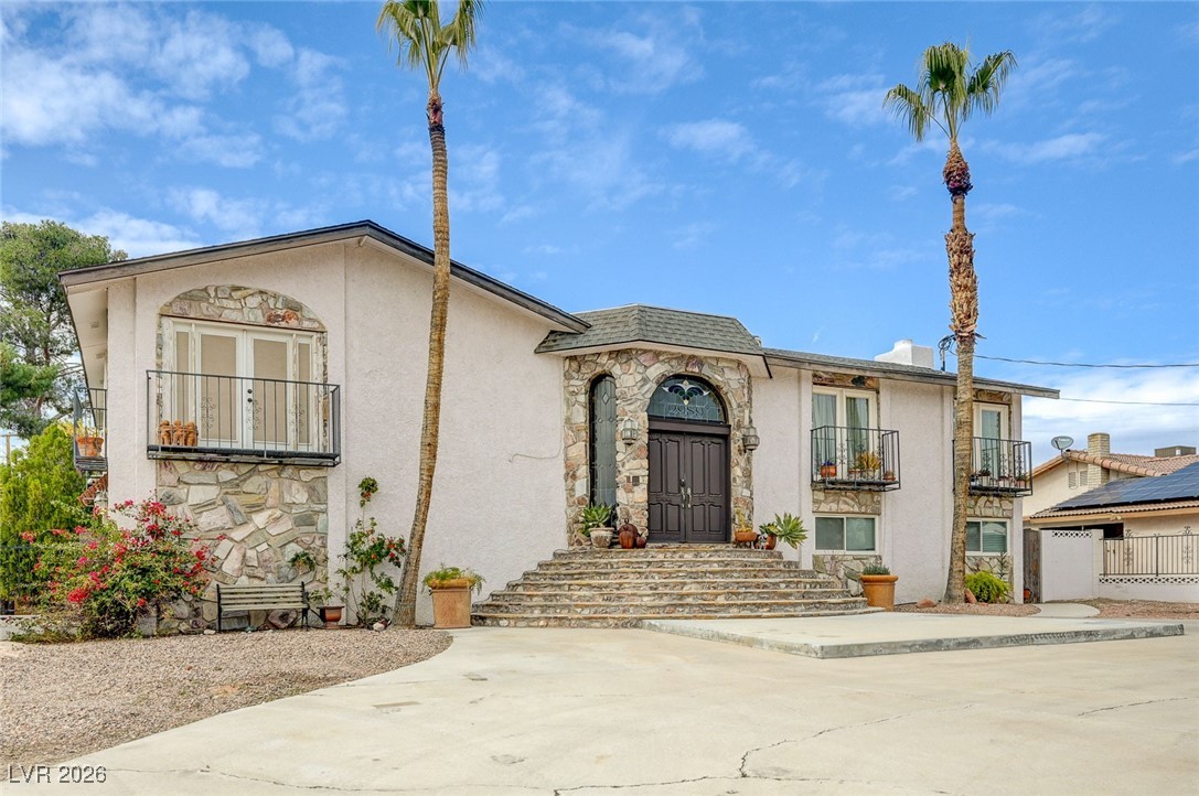 2989 Santa Margarita Street