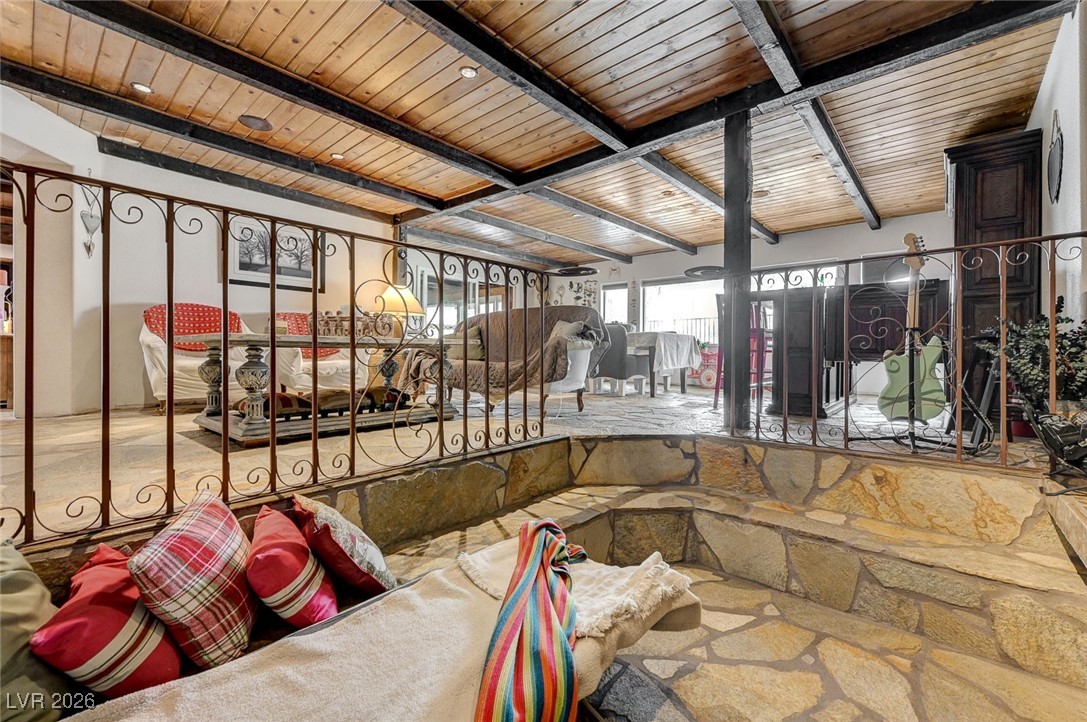 2989 Santa Margarita Street