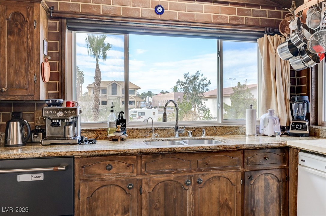 2989 Santa Margarita Street