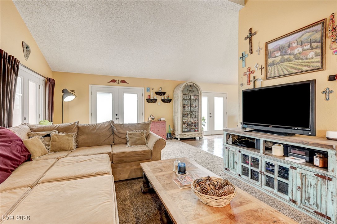 2989 Santa Margarita Street