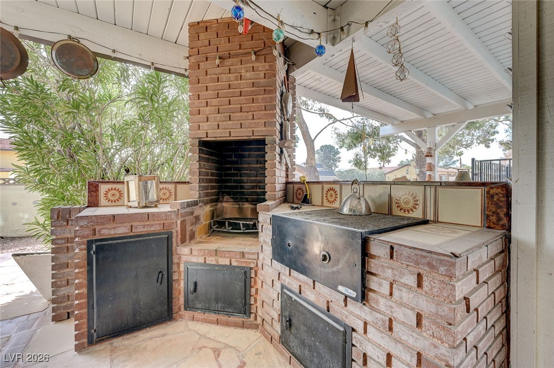 2989 Santa Margarita Street