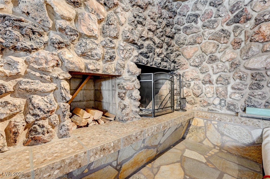 2989 Santa Margarita Street