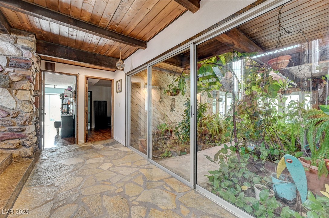 2989 Santa Margarita Street