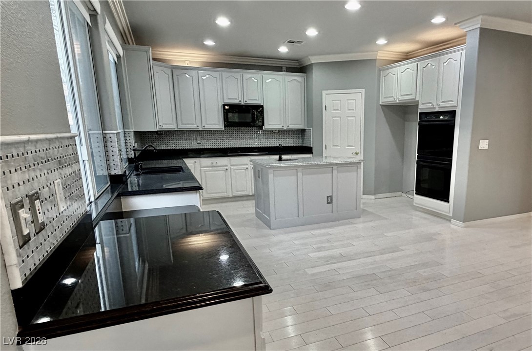 11025 Arbor Pine Avenue