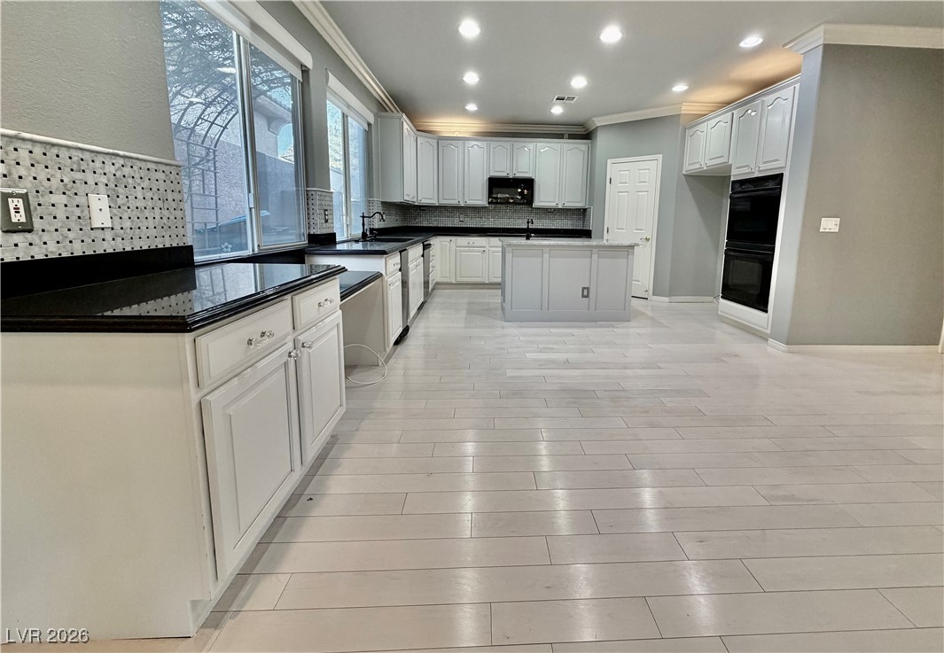 11025 Arbor Pine Avenue