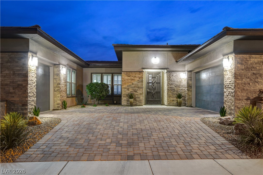 6709 Titanium Crest Street