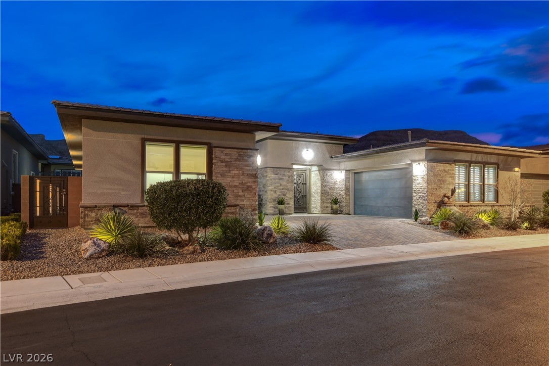 6709 Titanium Crest Street