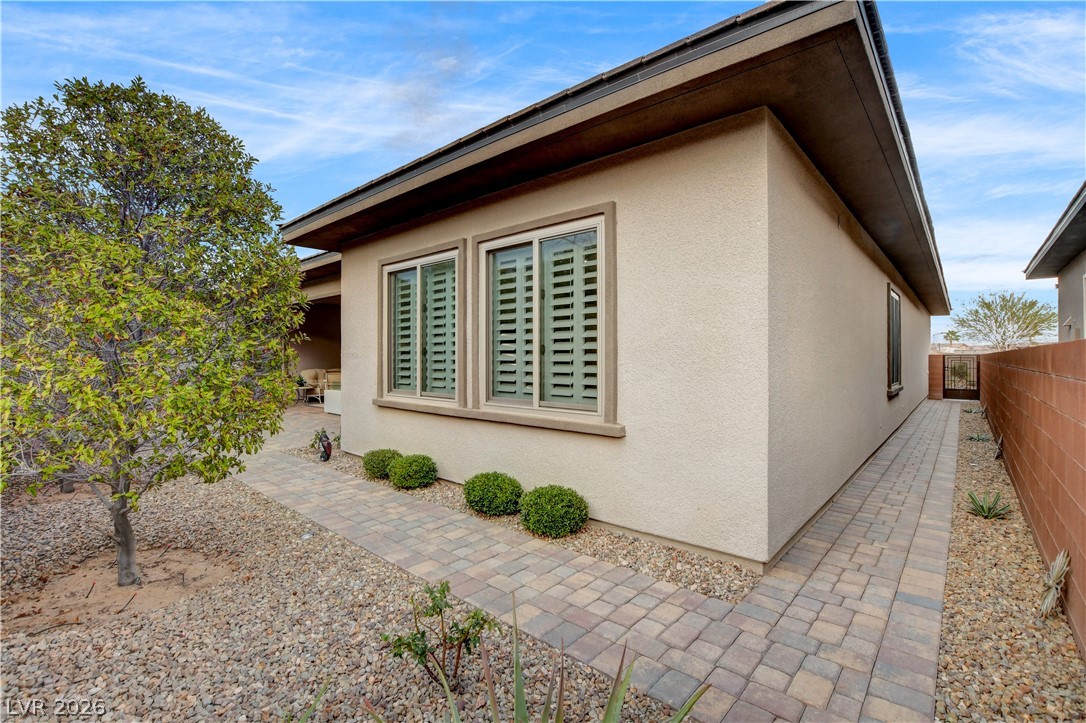 6709 Titanium Crest Street