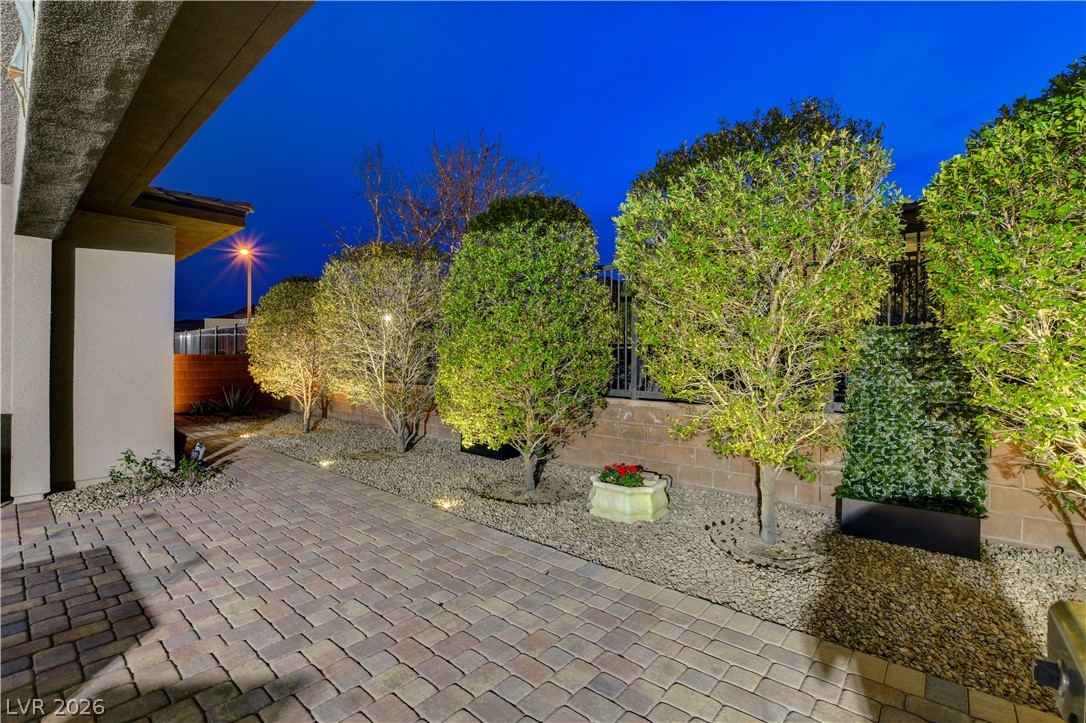 6709 Titanium Crest Street