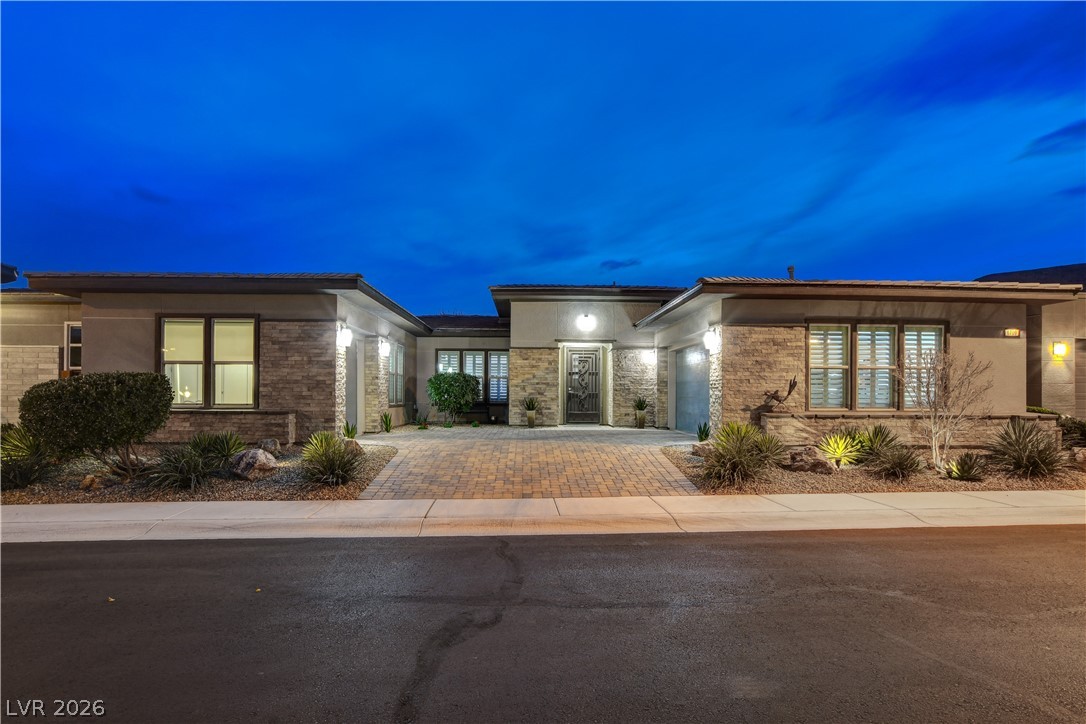 6709 Titanium Crest Street