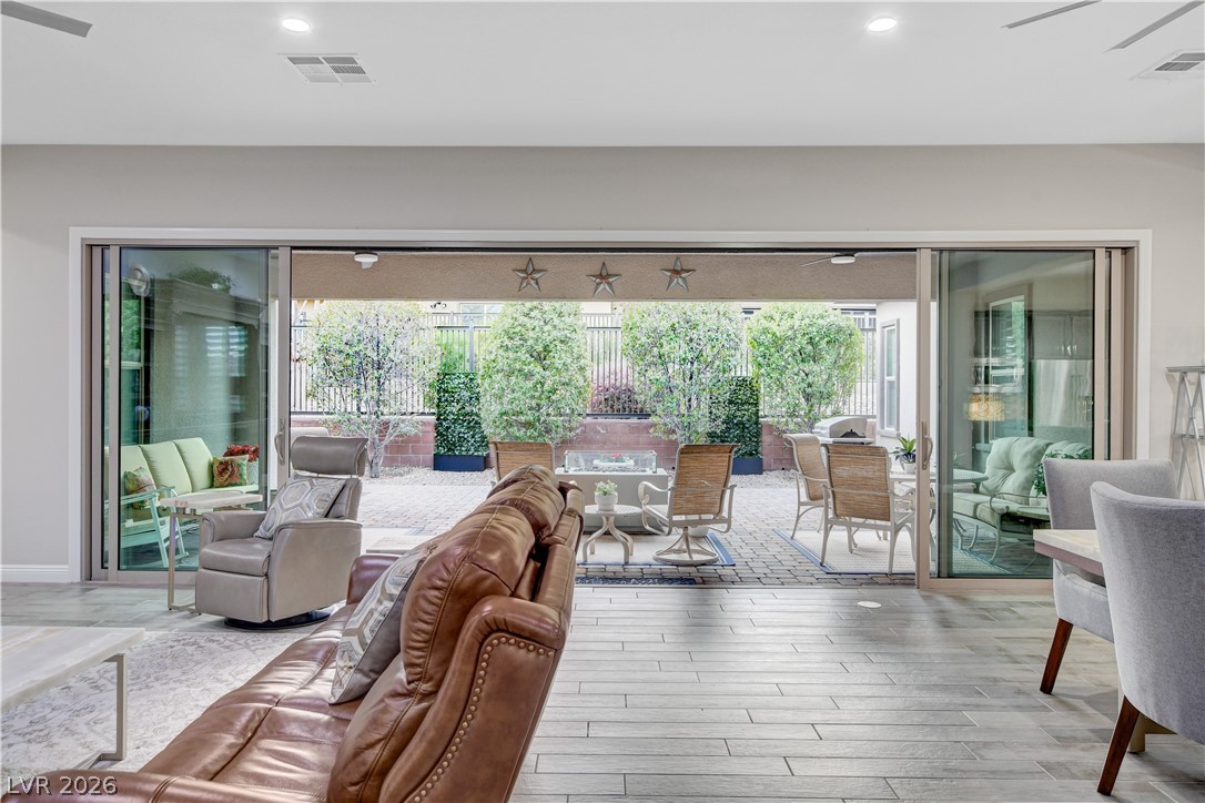 6709 Titanium Crest Street