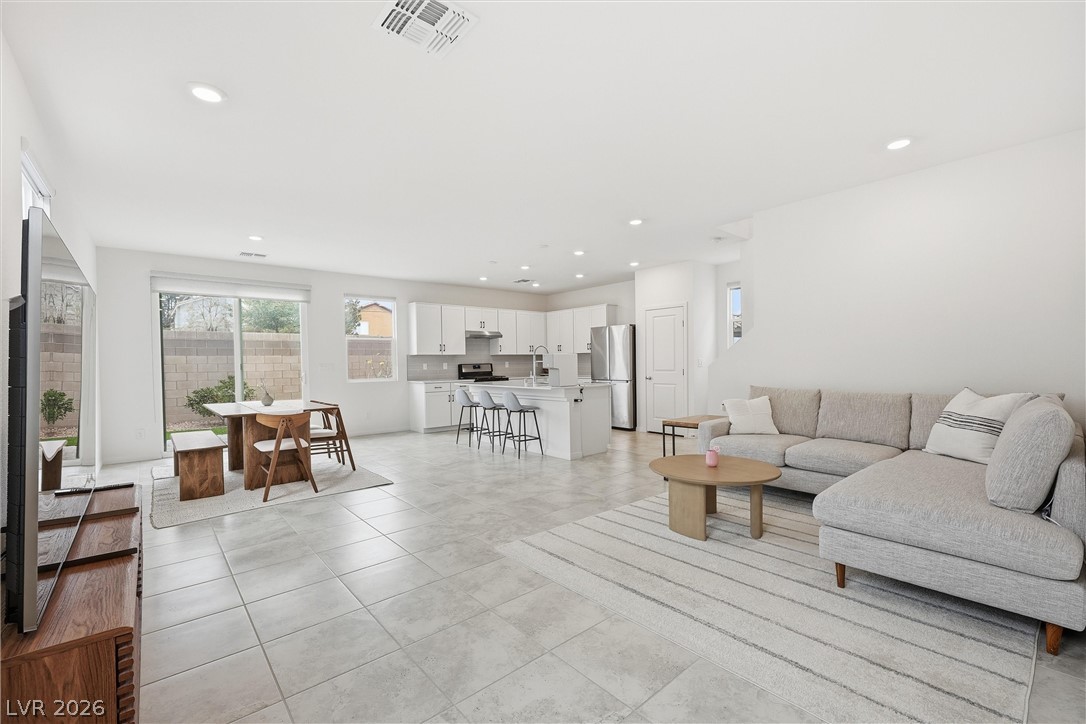 5839 Holbeche Street