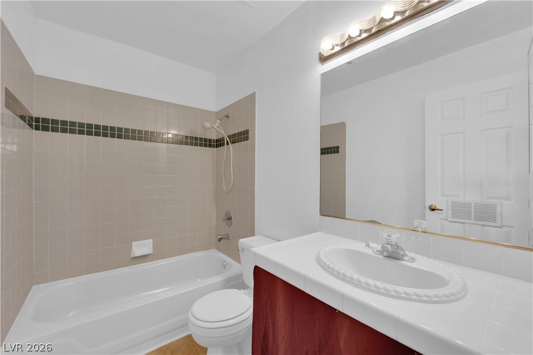 1600 North Torrey Pines Drive 202