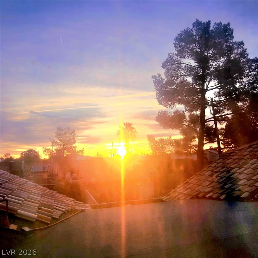 1600 North Torrey Pines Drive 202