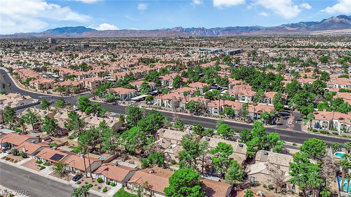 1600 North Torrey Pines Drive 202