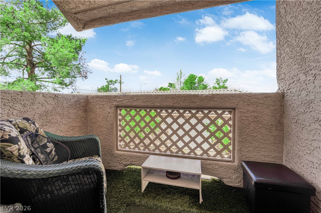 1600 North Torrey Pines Drive 202