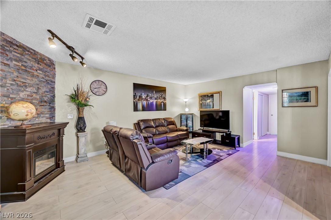 5087 Eldora Avenue 3