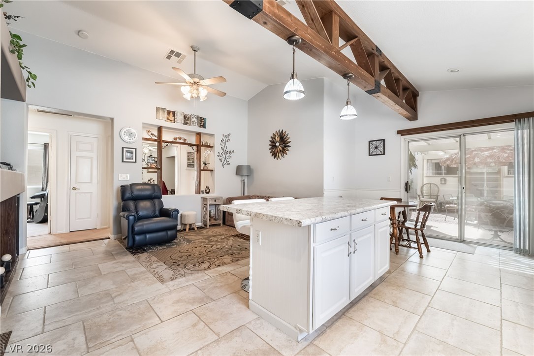 5569 Johnny Holiday Street