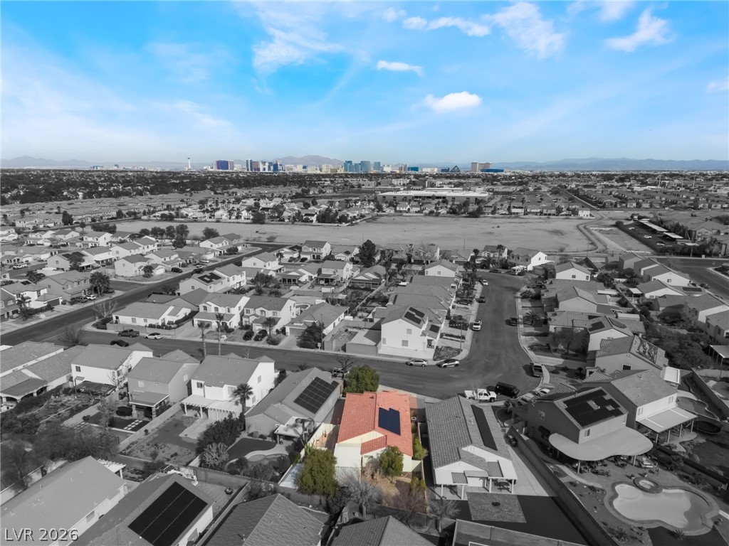 5569 Johnny Holiday Street