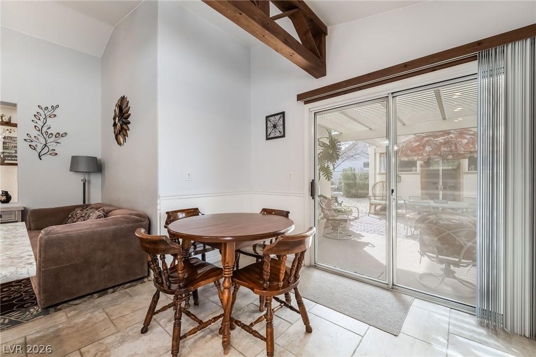 5569 Johnny Holiday Street