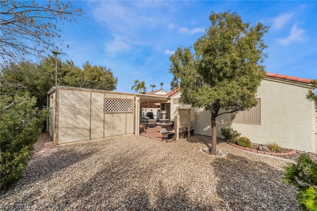 5569 Johnny Holiday Street