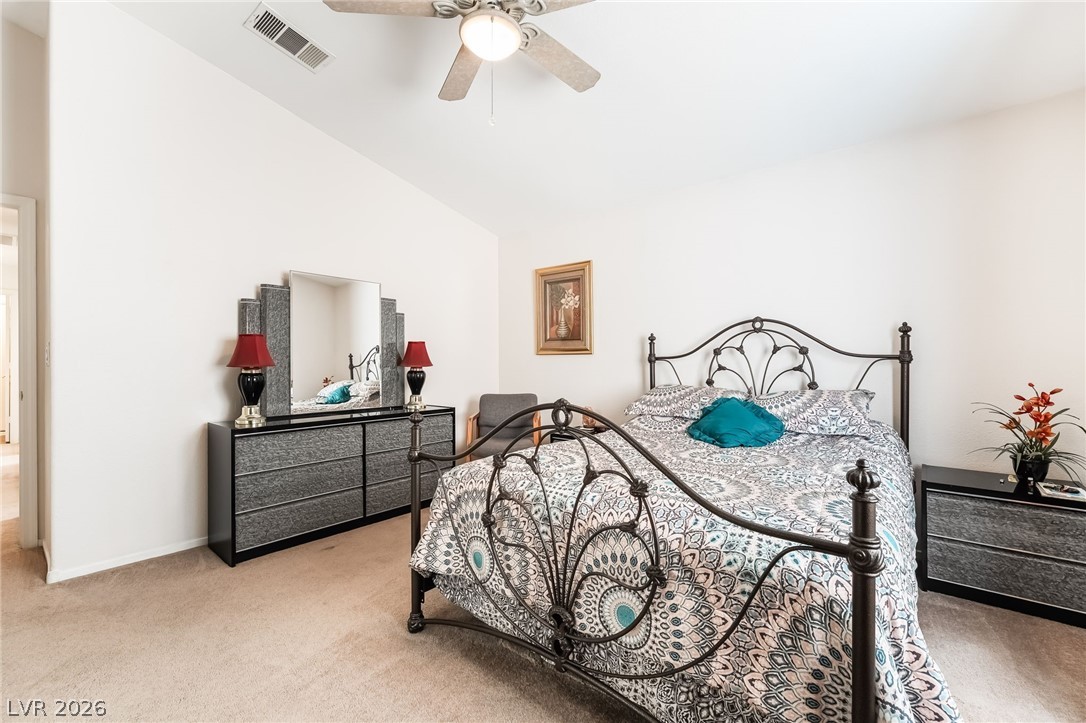 5569 Johnny Holiday Street