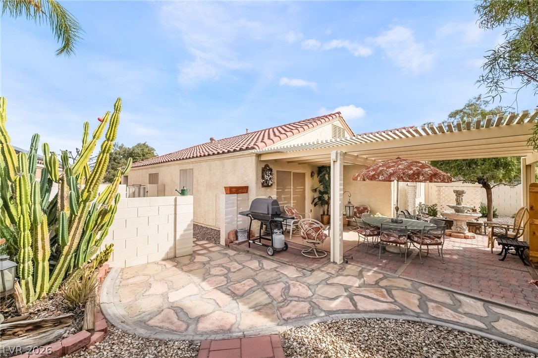 5569 Johnny Holiday Street