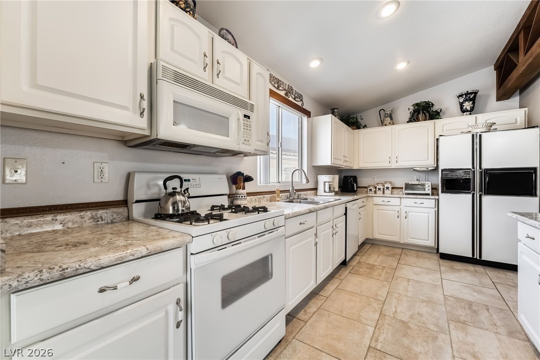 5569 Johnny Holiday Street