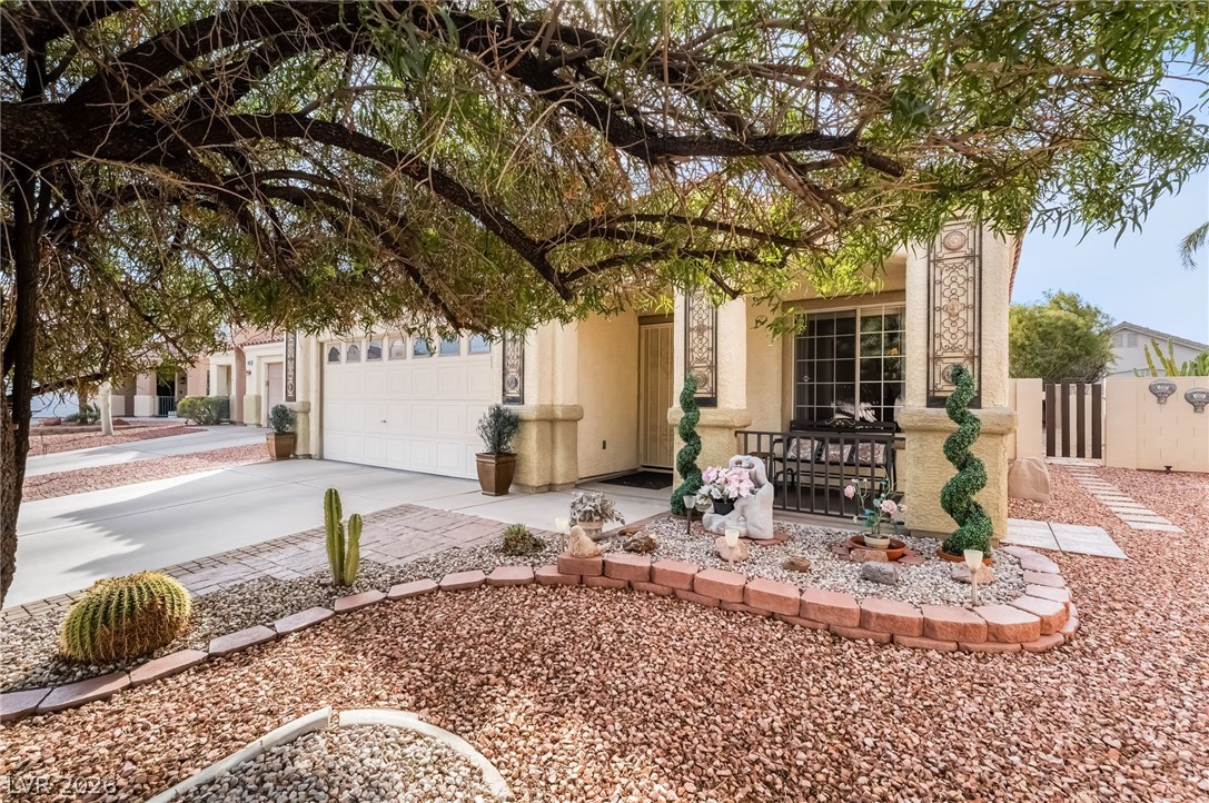 5569 Johnny Holiday Street