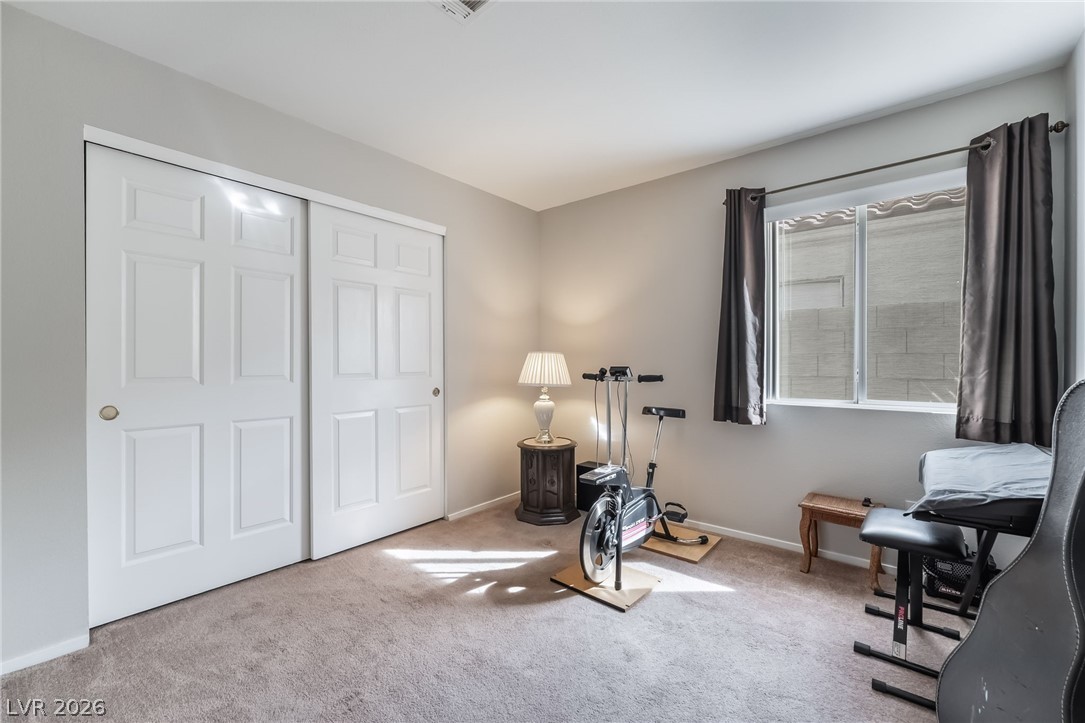 5569 Johnny Holiday Street